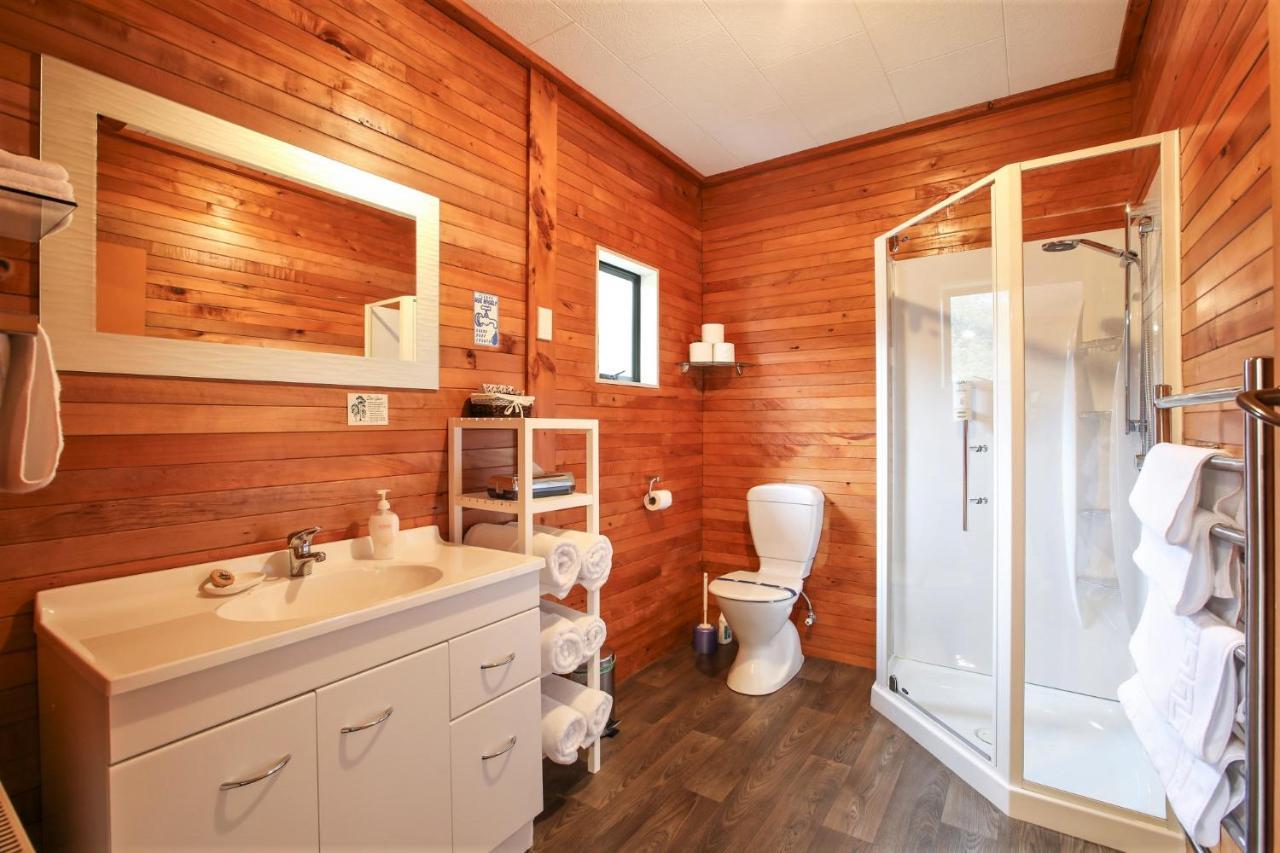 Kaka Retreat Motel, Stewart Island Half-moon Bay Bagian luar foto
